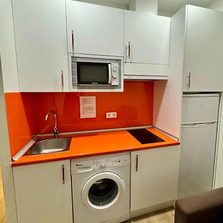 Apartamentos Apolo Madrid Bagian luar foto
