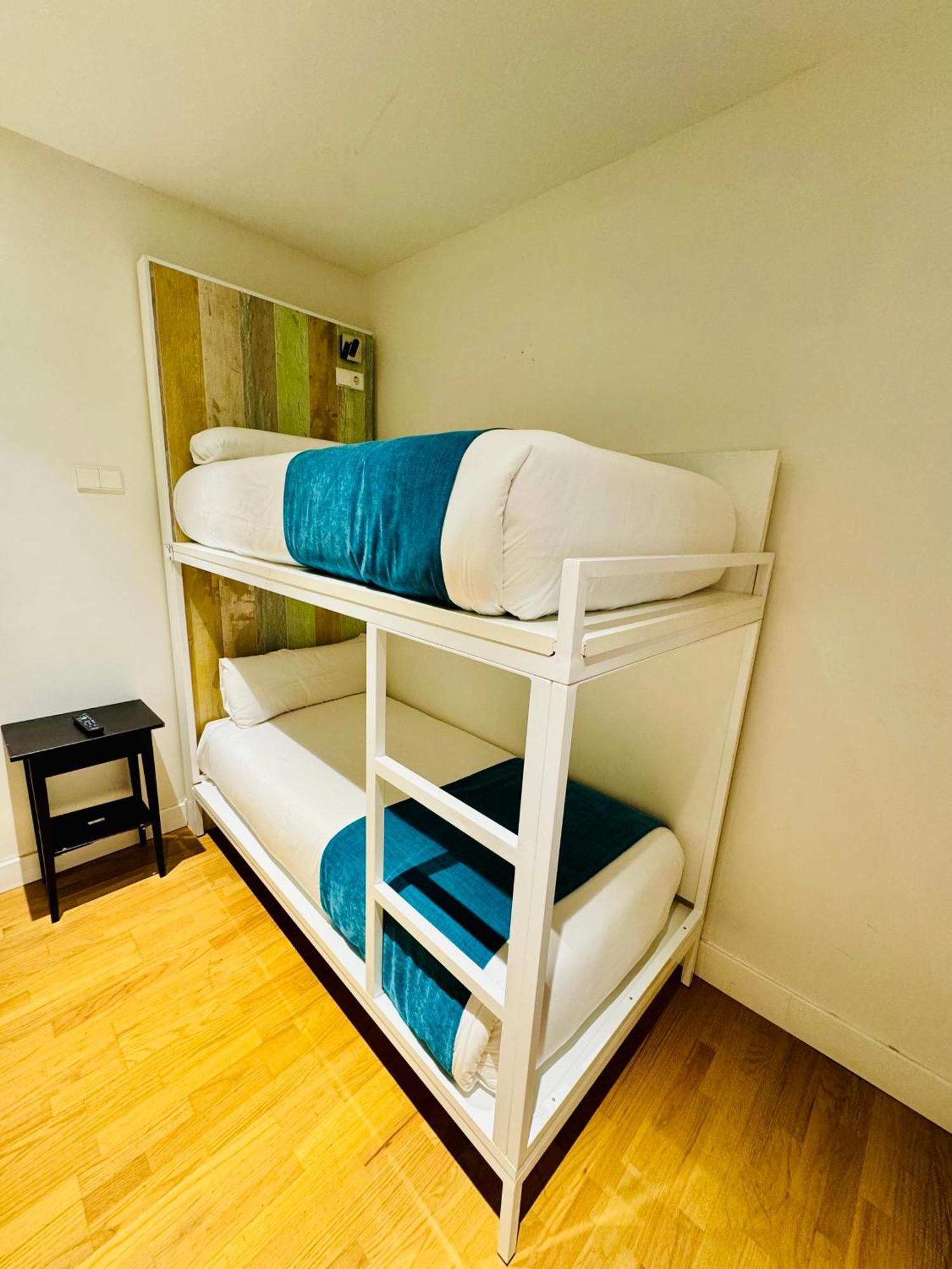 Apartamentos Apolo Madrid Bagian luar foto