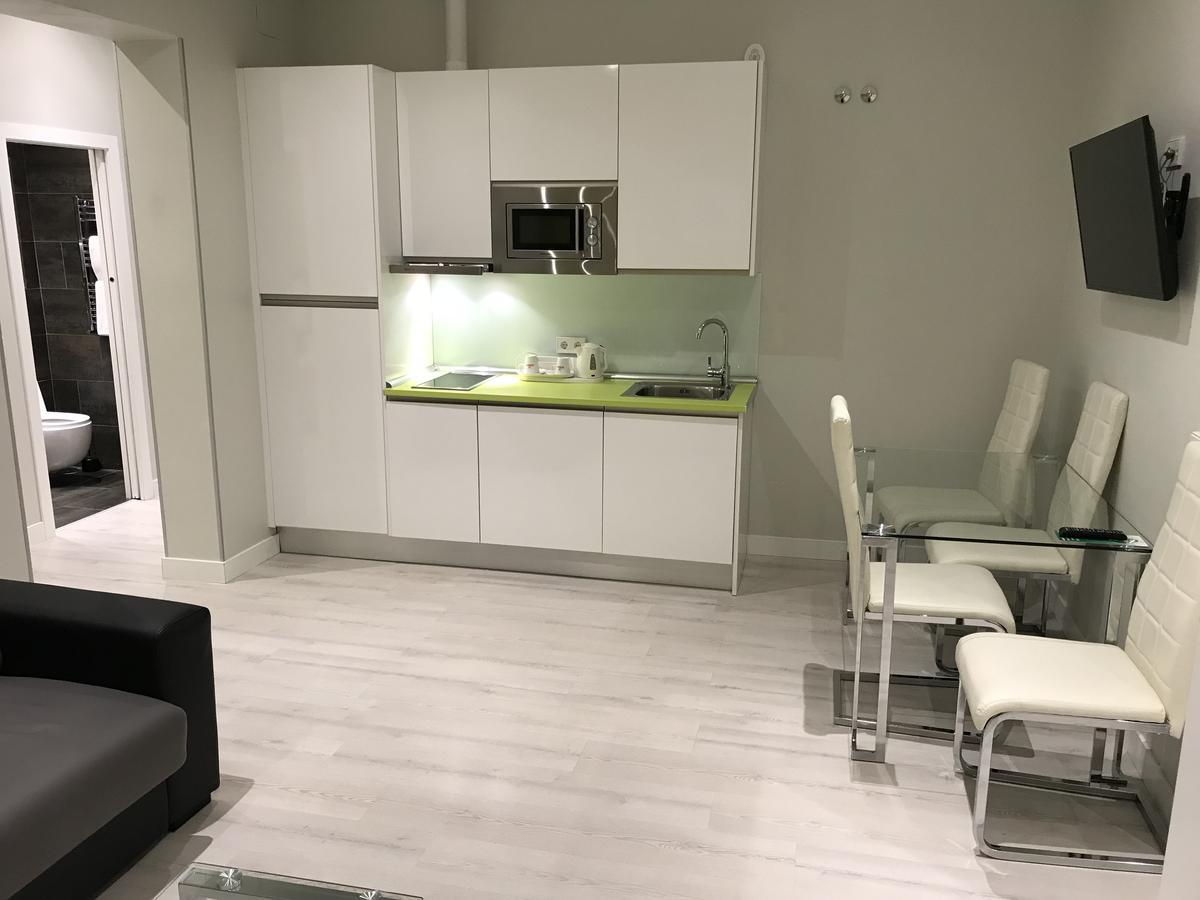 Apartamentos Apolo Madrid Bagian luar foto