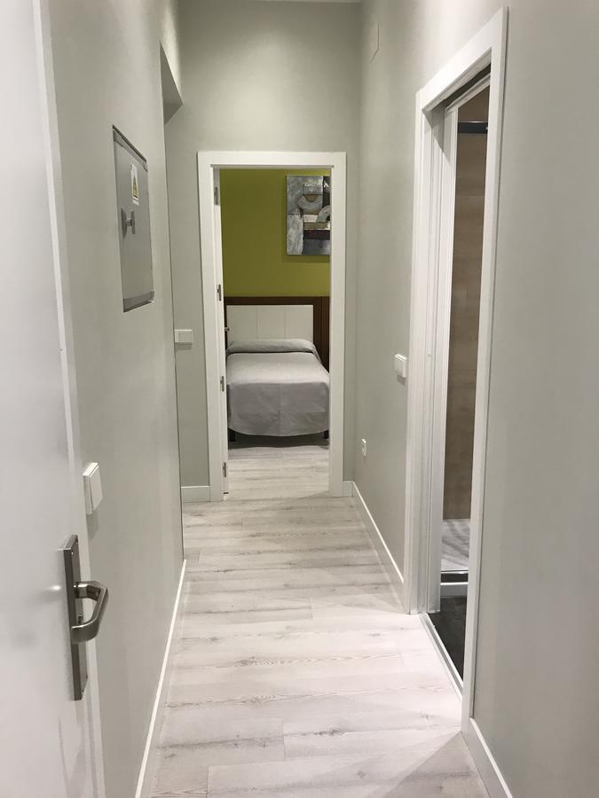 Apartamentos Apolo Madrid Bagian luar foto