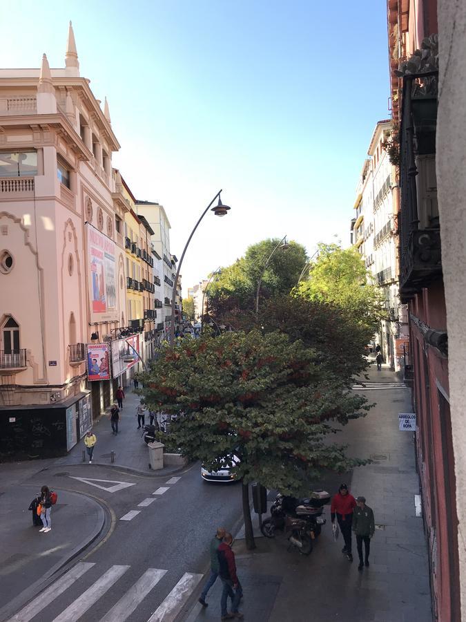 Apartamentos Apolo Madrid Bagian luar foto