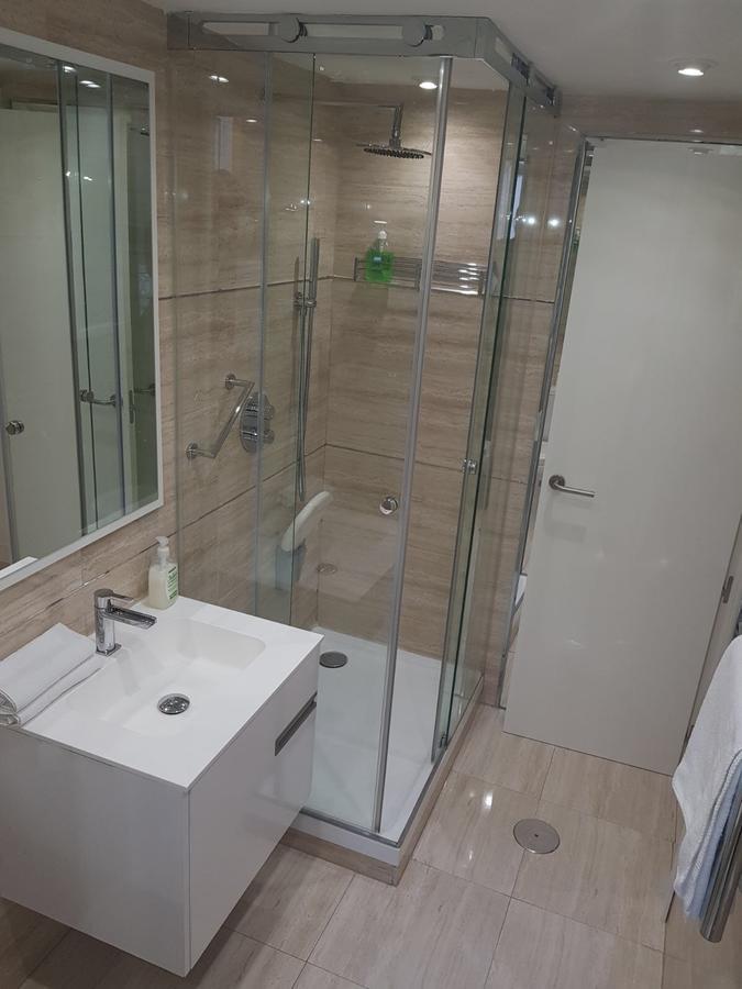 Apartamentos Apolo Madrid Bagian luar foto