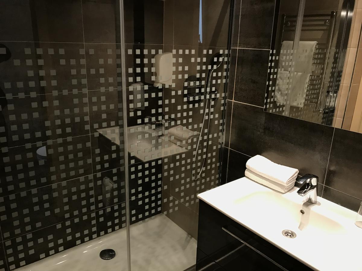 Apartamentos Apolo Madrid Bagian luar foto