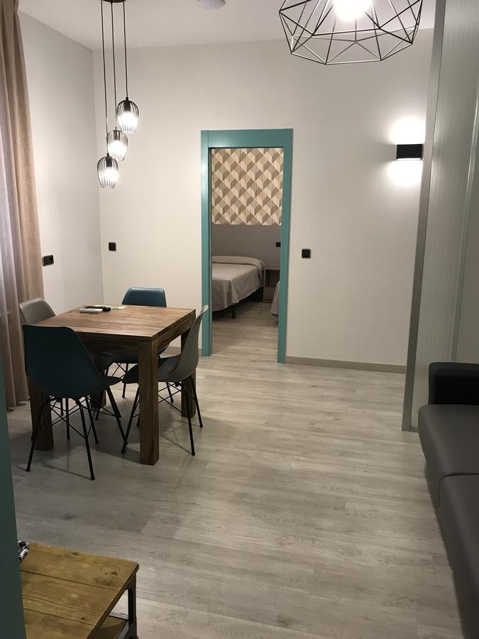 Apartamentos Apolo Madrid Bagian luar foto
