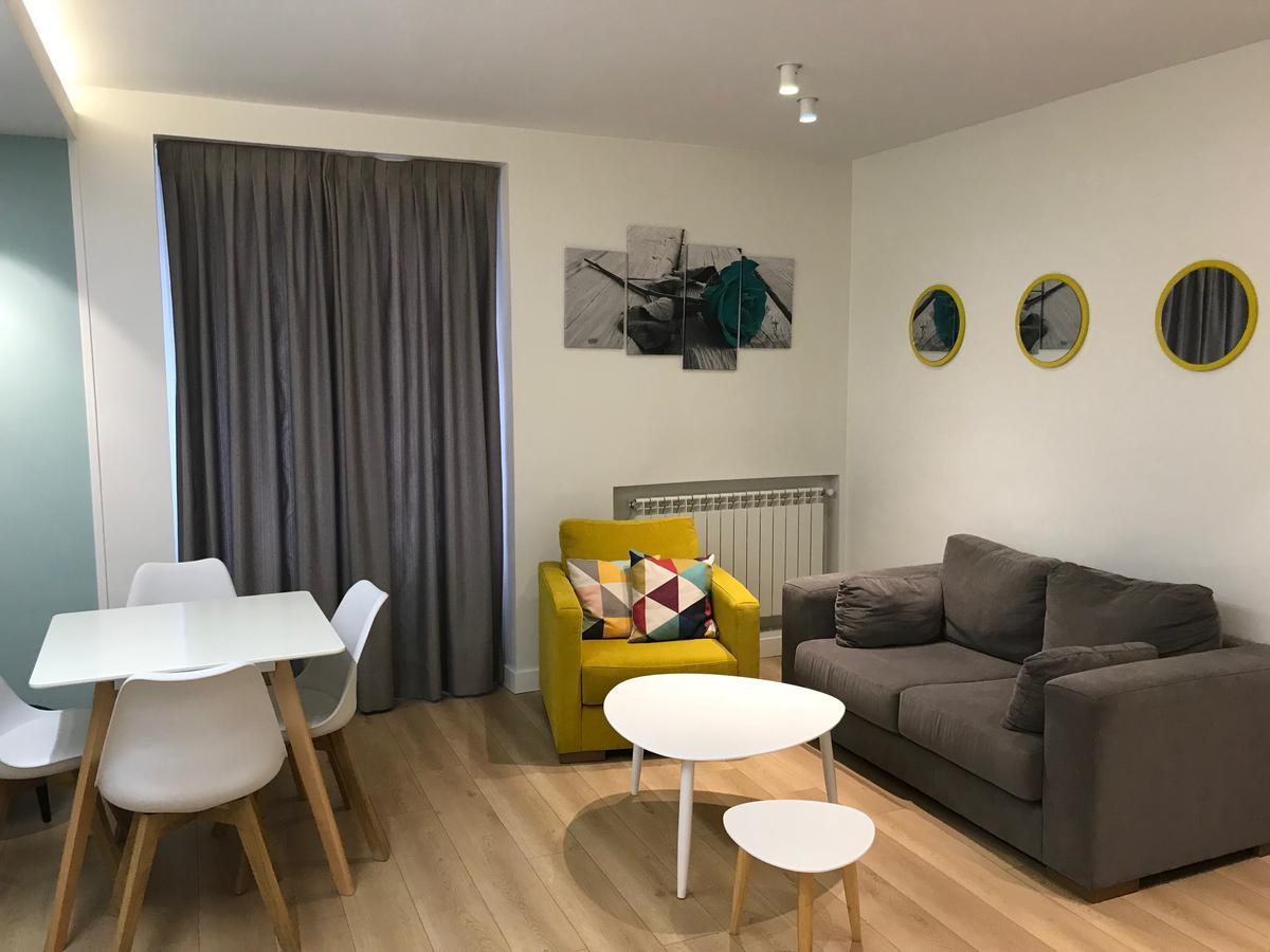 Apartamentos Apolo Madrid Bagian luar foto